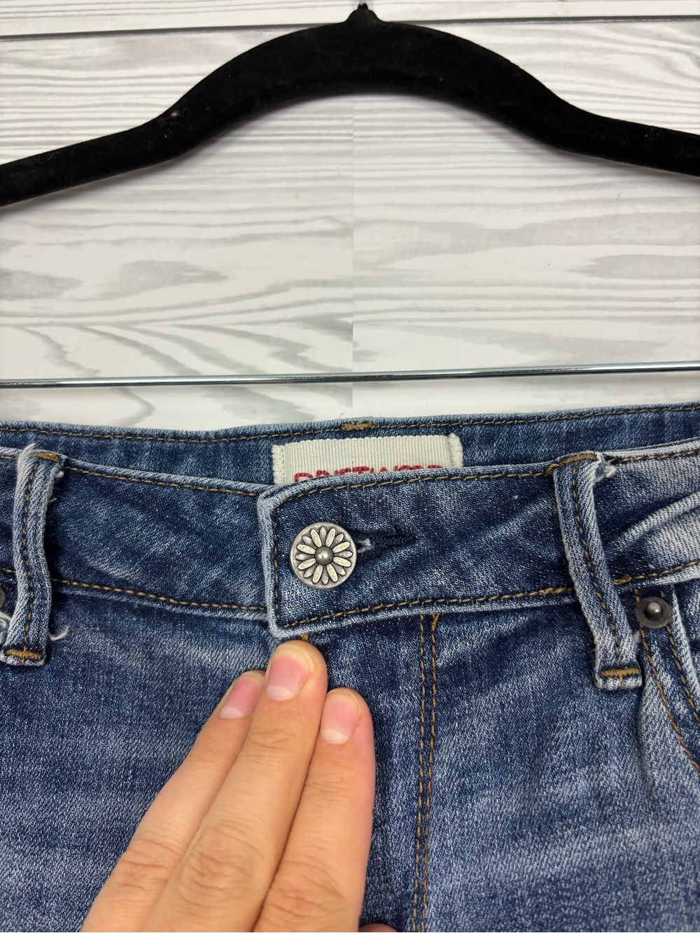 Driftwood Lulu Cherrill embroidered side stripe raw hem denim shorts size 26 - Picture 7 of 11